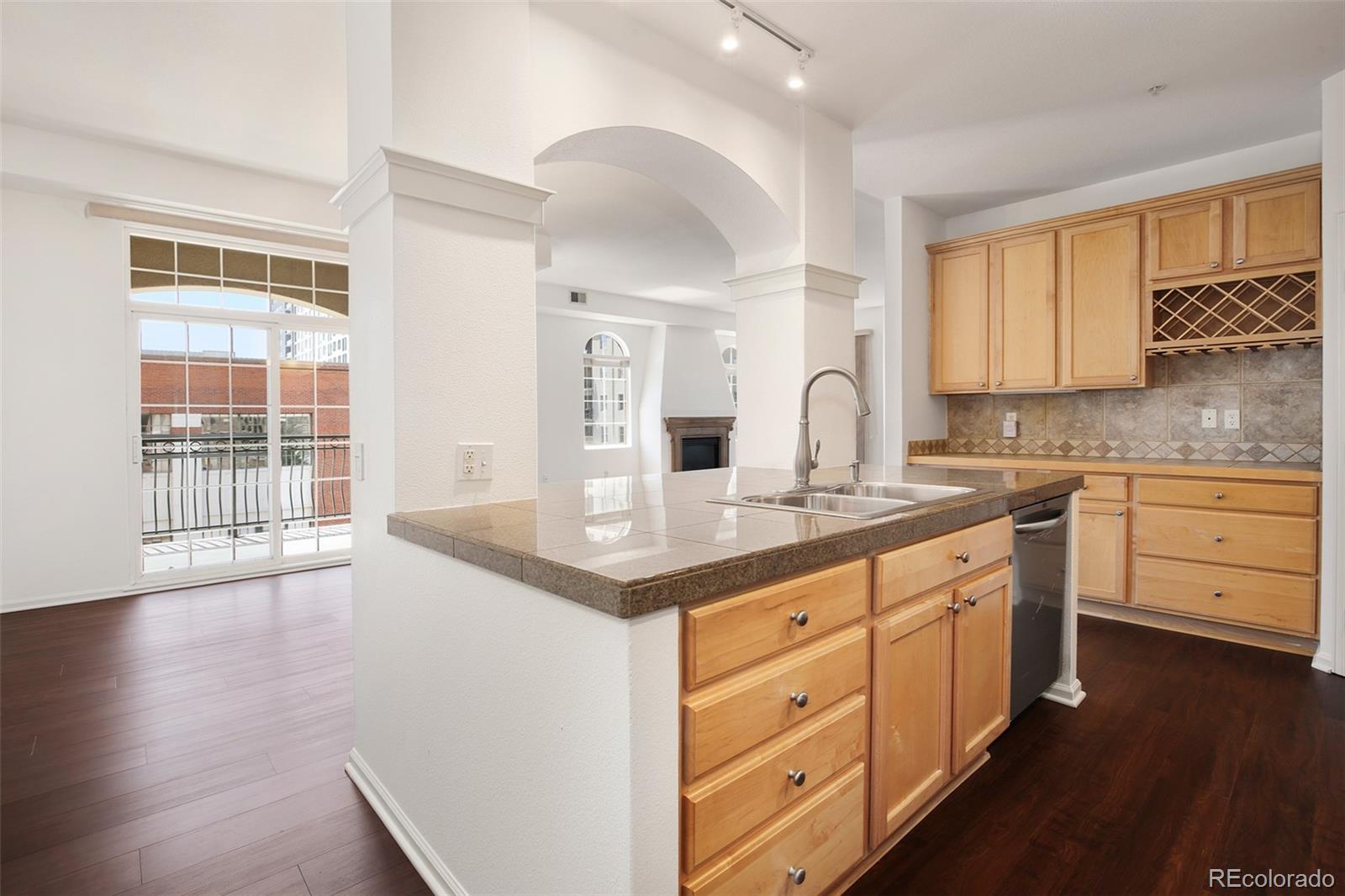 MLS Image #7 for 1100  cherokee street 504,denver, Colorado