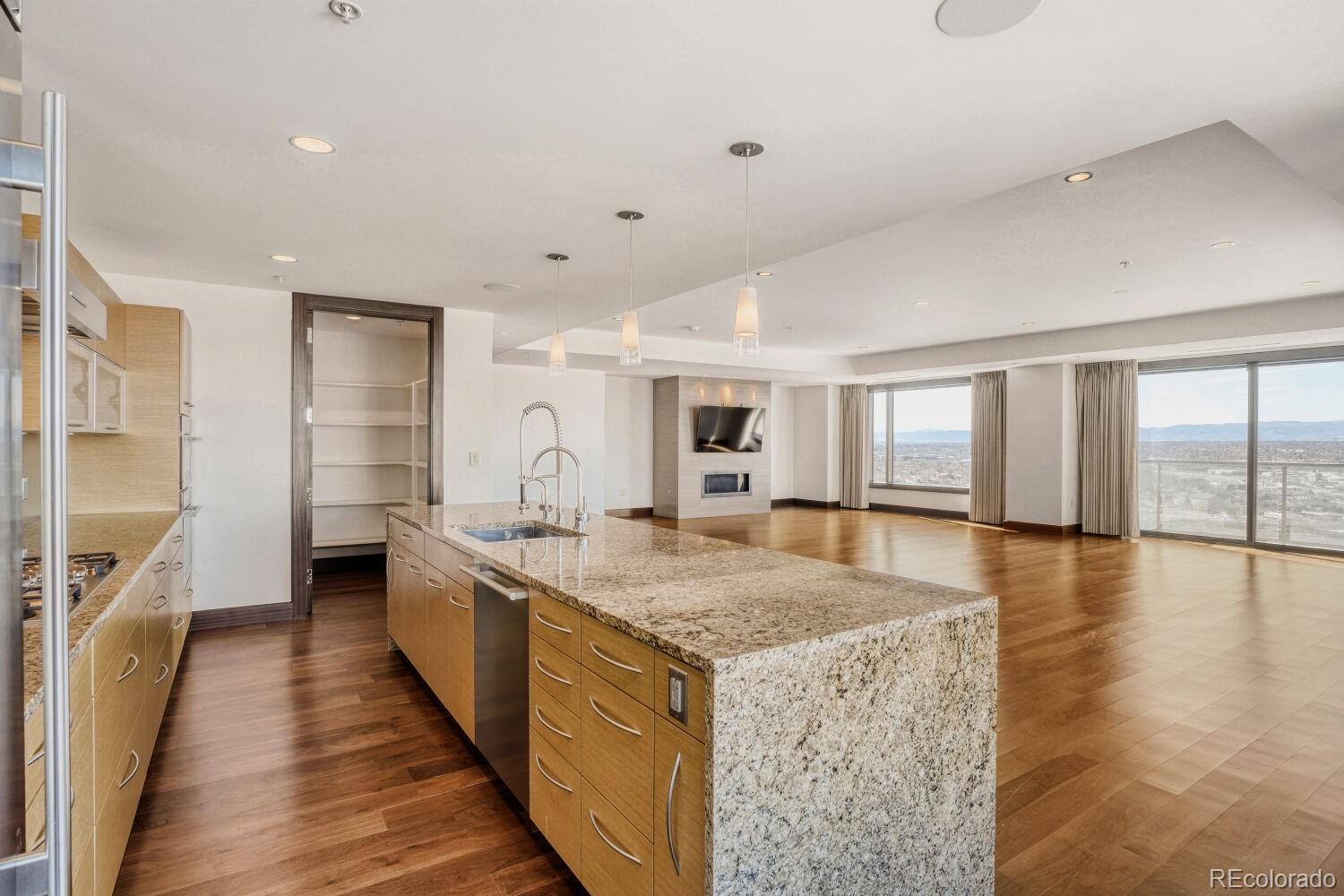 MLS Image #11 for 1133  14th street,denver, Colorado