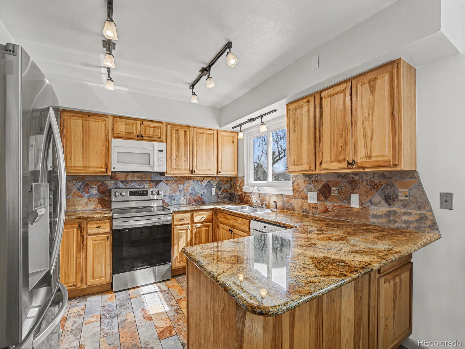MLS Image #3 for 14864 e warren avenue,aurora, Colorado