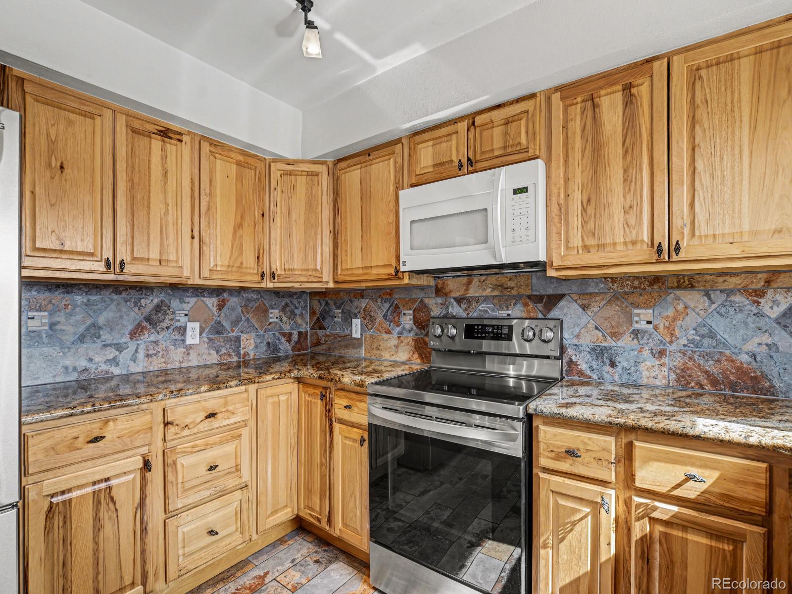 MLS Image #4 for 14864 e warren avenue,aurora, Colorado