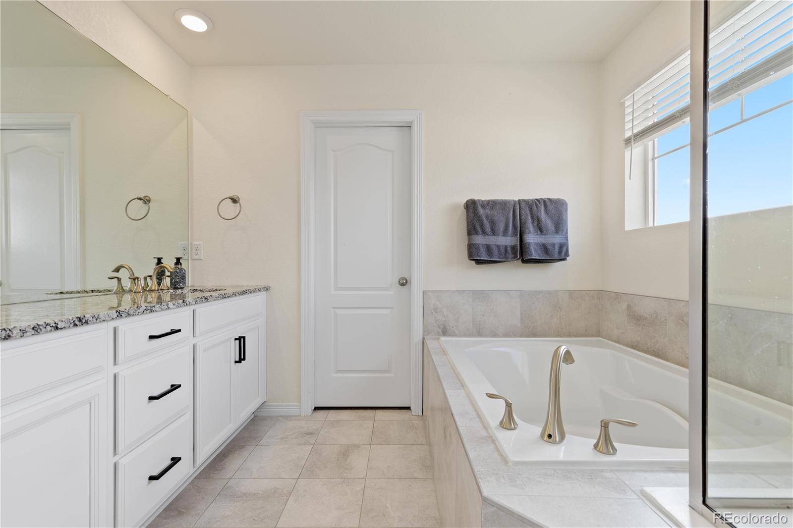 MLS Image #14 for 13455  magnolia court,thornton, Colorado