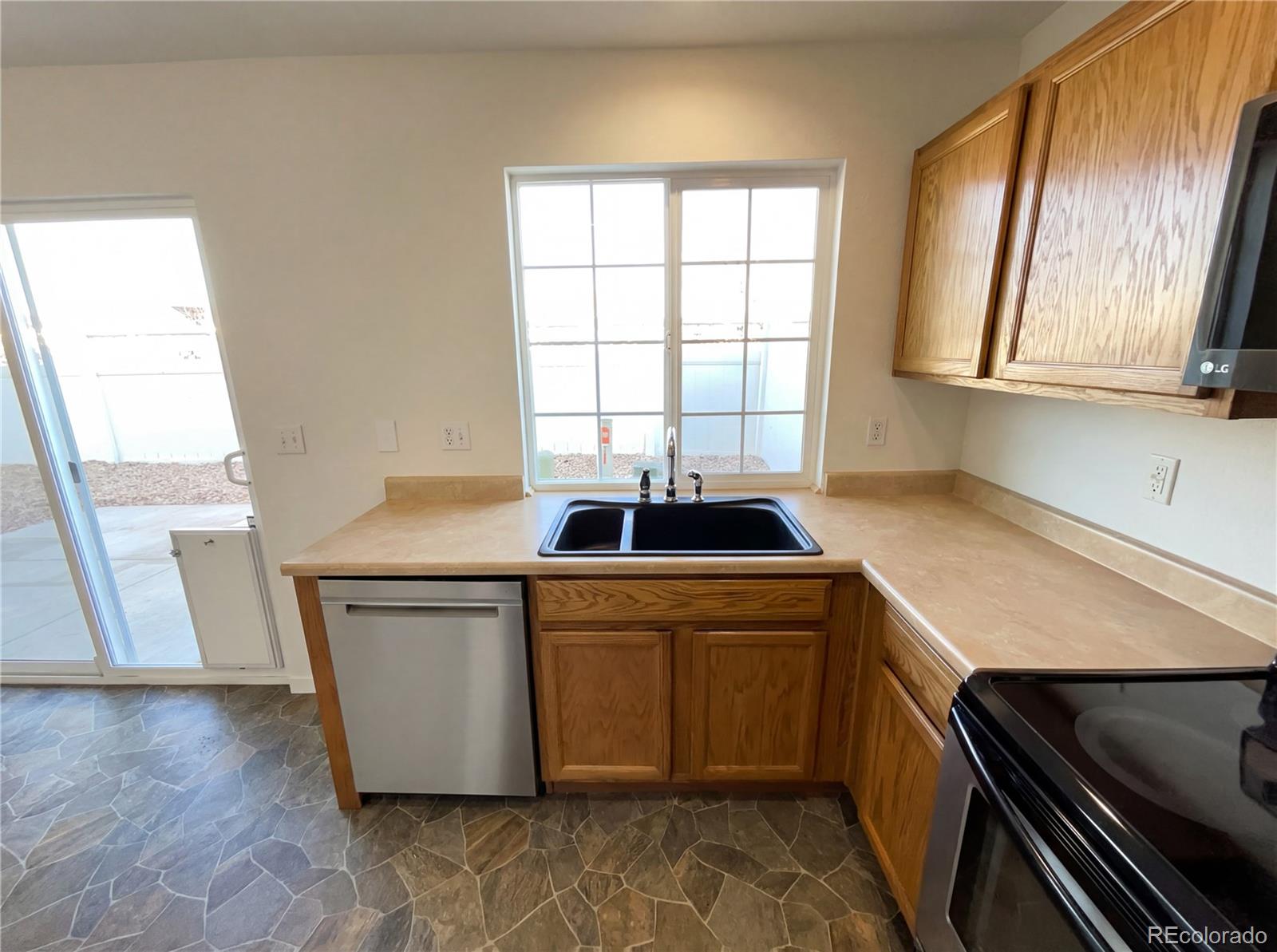MLS Image #9 for 19503  randolph place,denver, Colorado