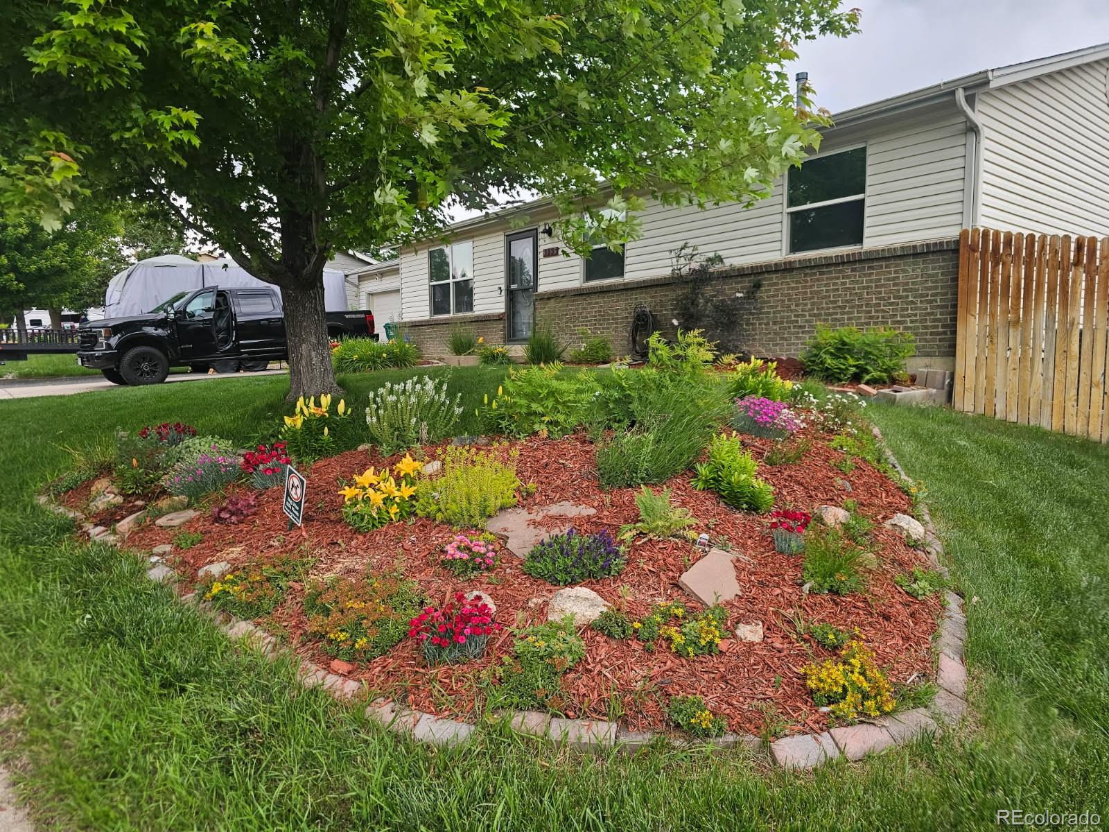 MLS Image #2 for 8985 w euclid avenue,littleton, Colorado