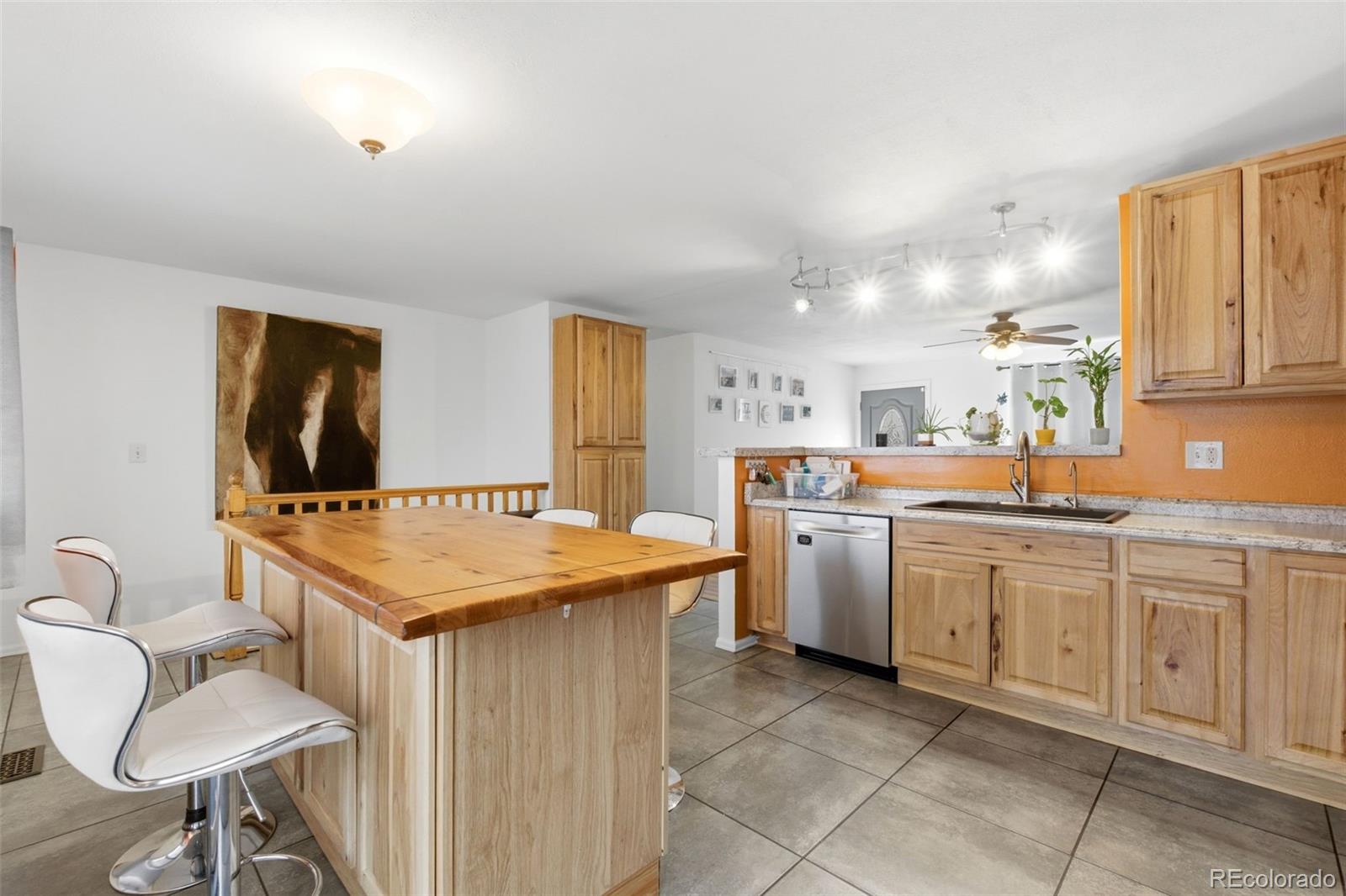 MLS Image #8 for 8985 w euclid avenue,littleton, Colorado