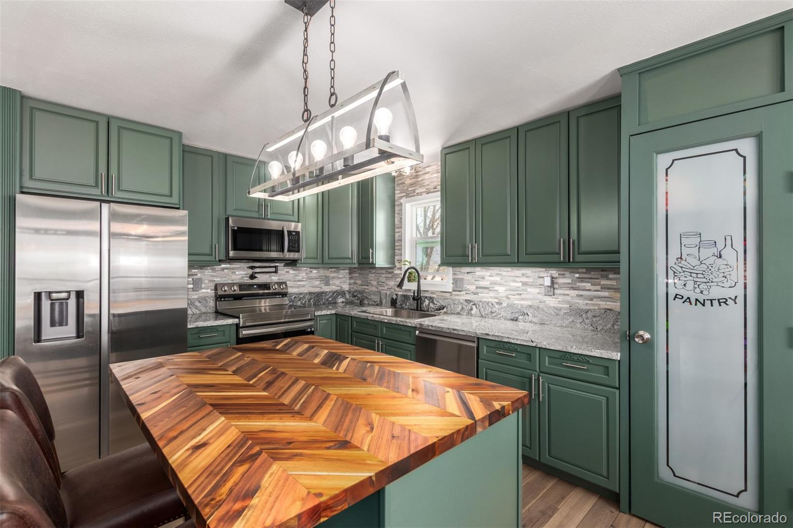 MLS Image #14 for 4055  jet wing place,colorado springs, Colorado