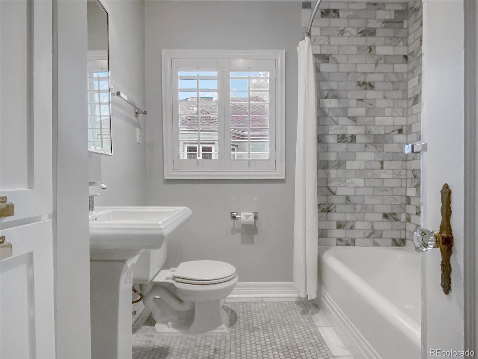 MLS Image #11 for 1025 s josephine street,denver, Colorado