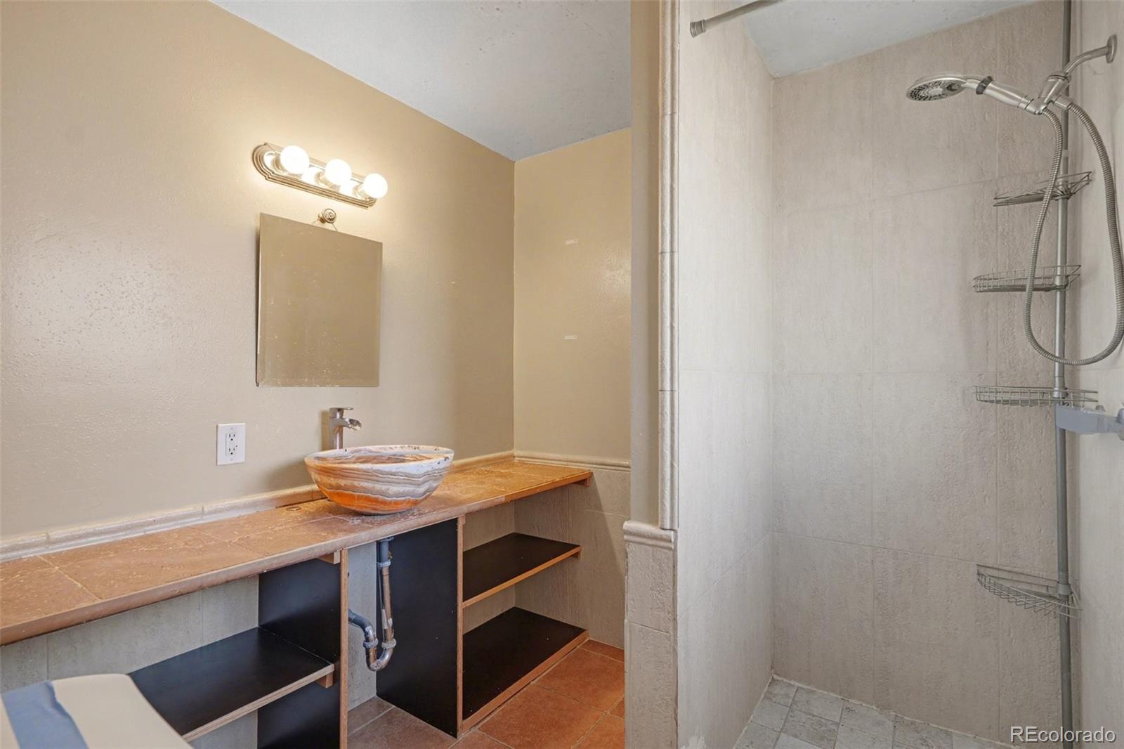 MLS Image #12 for 5475 s lakeview street,littleton, Colorado