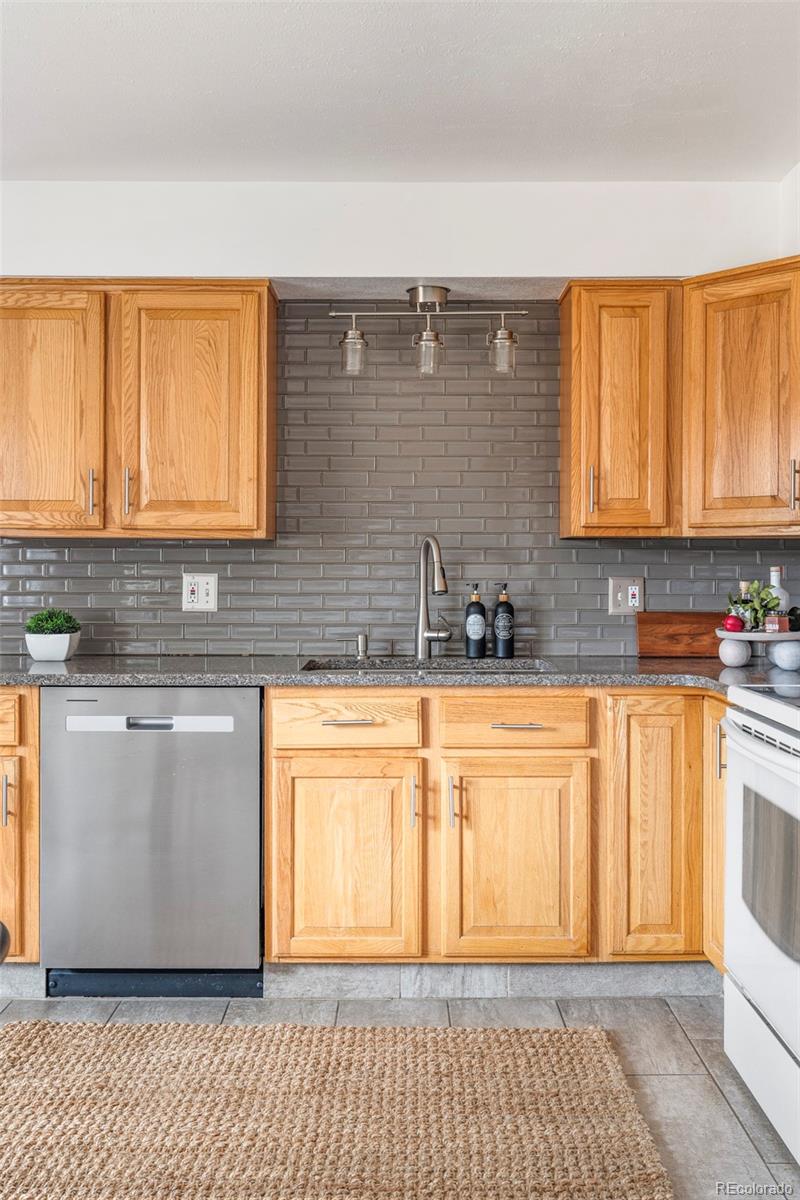 MLS Image #13 for 764  vivian street,lakewood, Colorado
