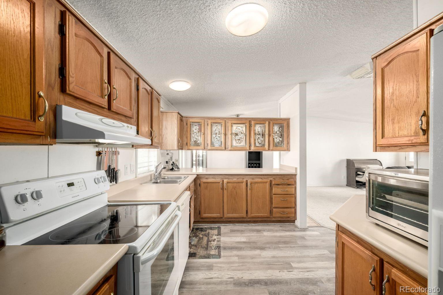 MLS Image #16 for 9024  madeleine street,denver, Colorado
