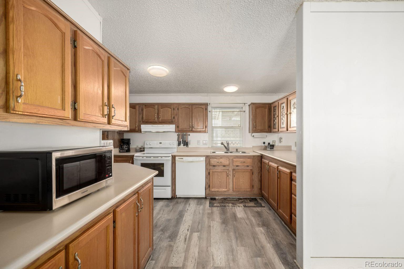 MLS Image #18 for 9024  madeleine street,denver, Colorado