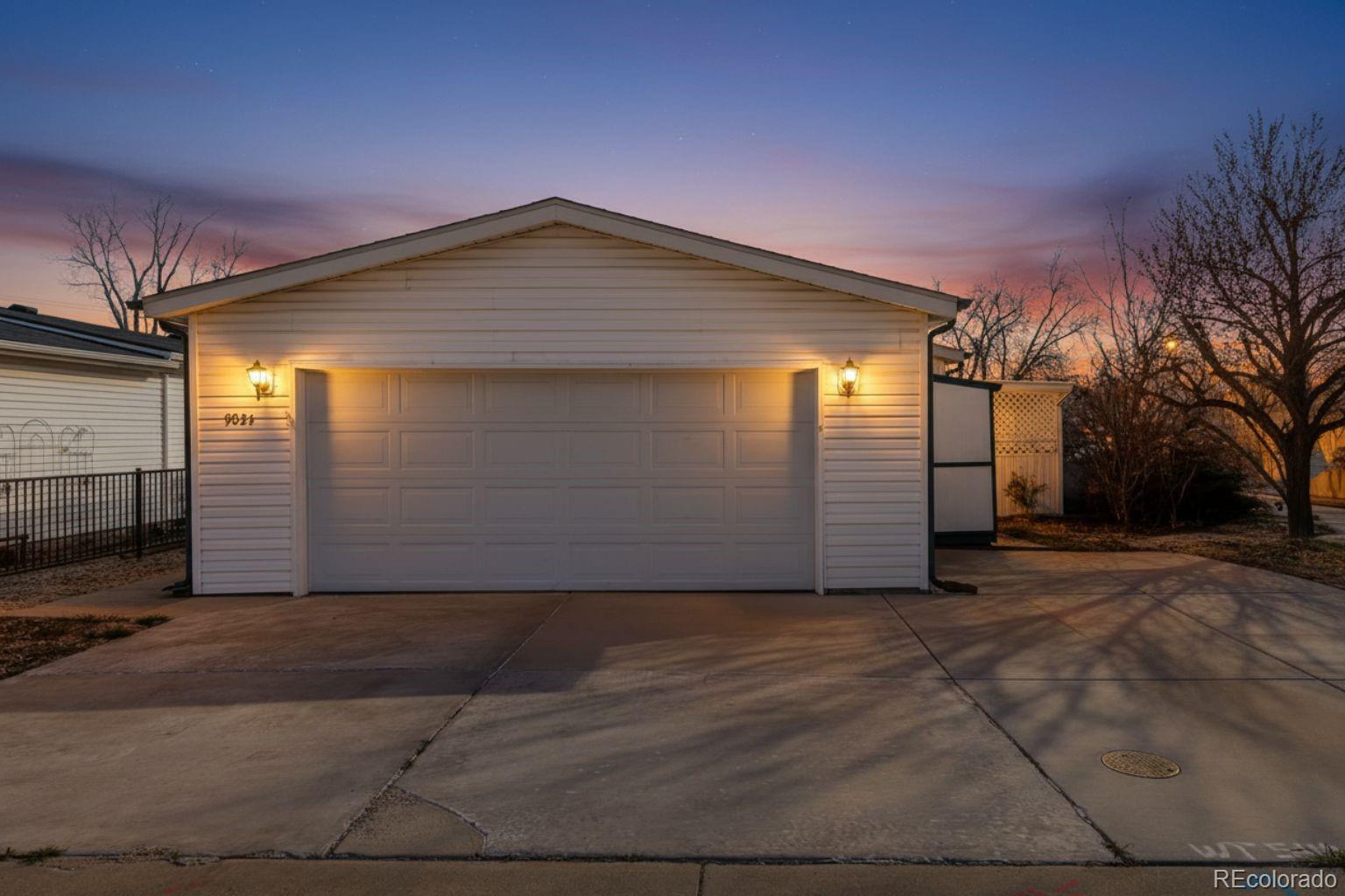MLS Image #2 for 9024  madeleine street,denver, Colorado