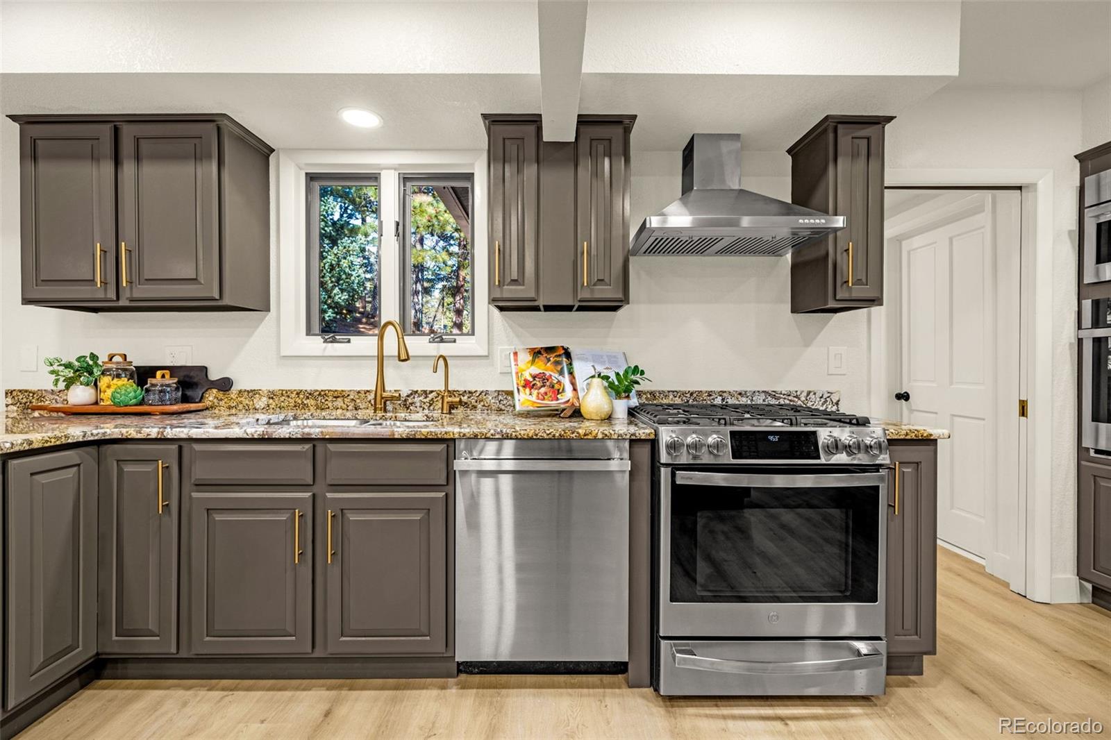 MLS Image #13 for 26  leaming street,colorado springs, Colorado