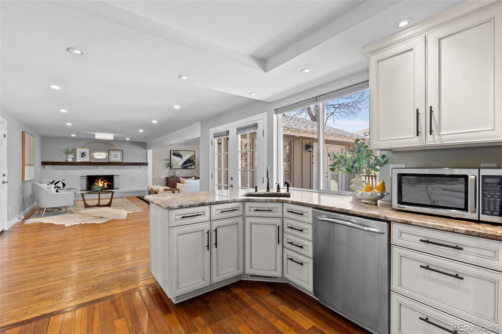 MLS Image #11 for 3971 s syracuse way,denver, Colorado