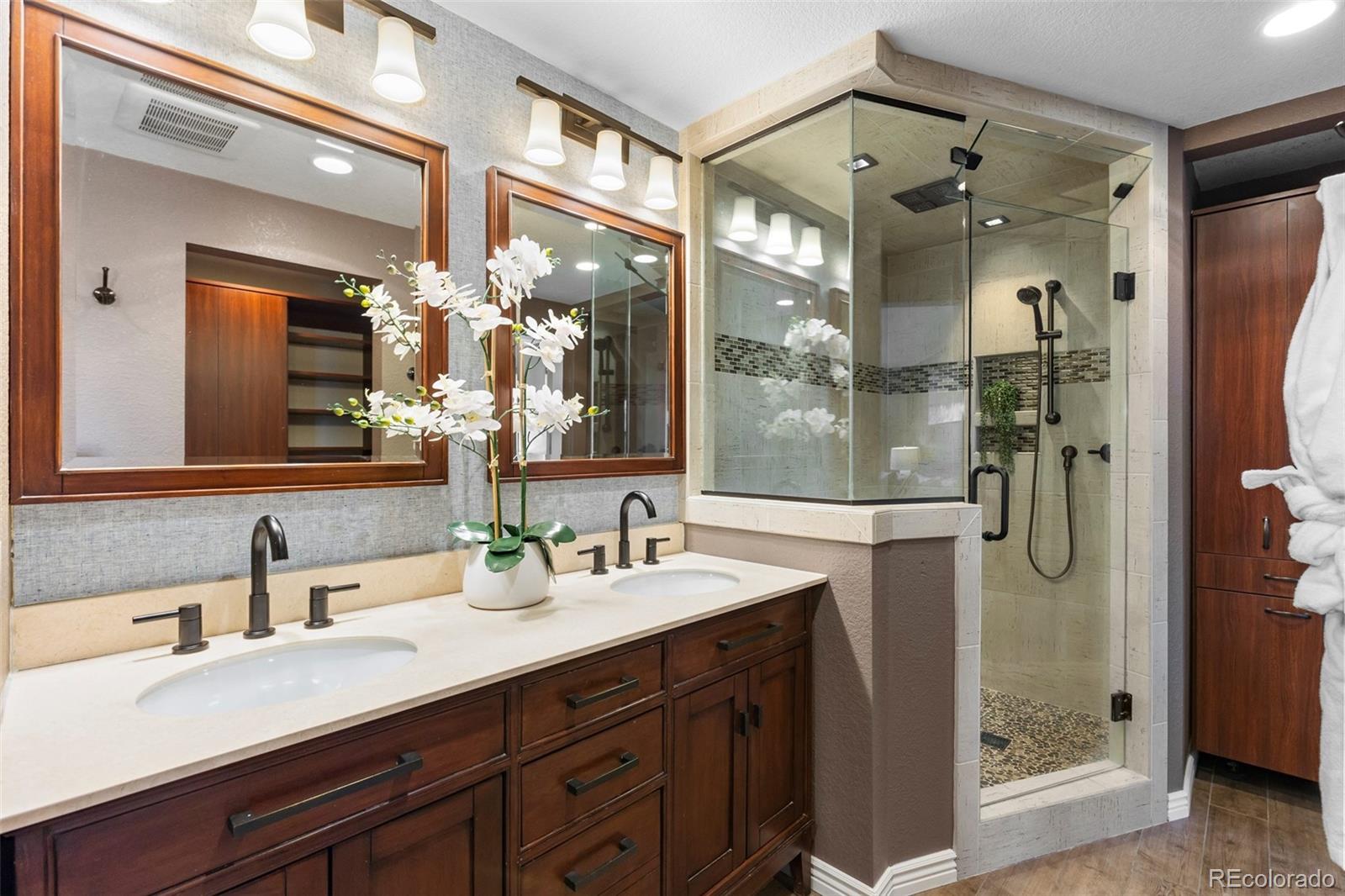 MLS Image #22 for 3971 s syracuse way,denver, Colorado