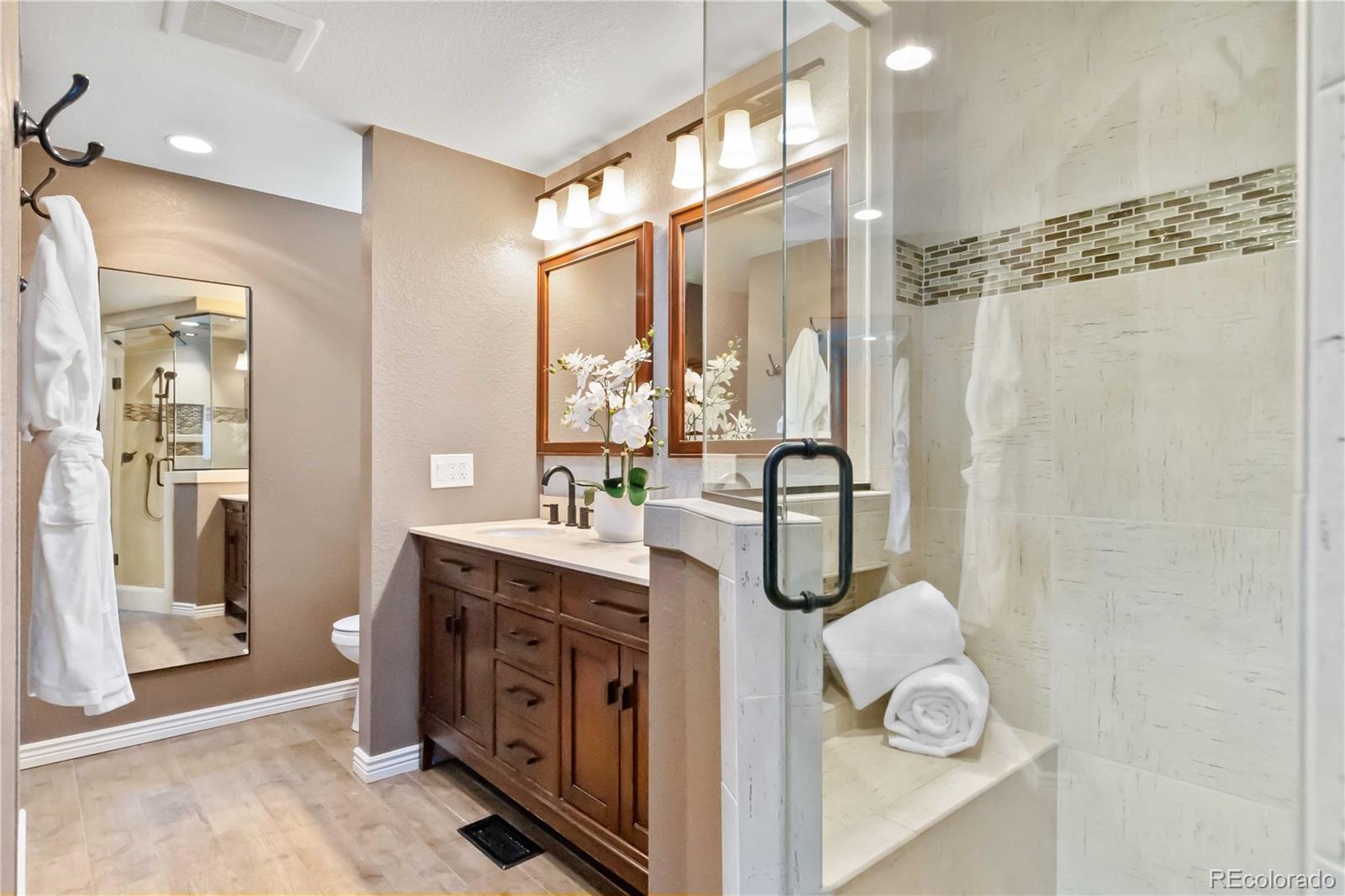 MLS Image #24 for 3971 s syracuse way,denver, Colorado
