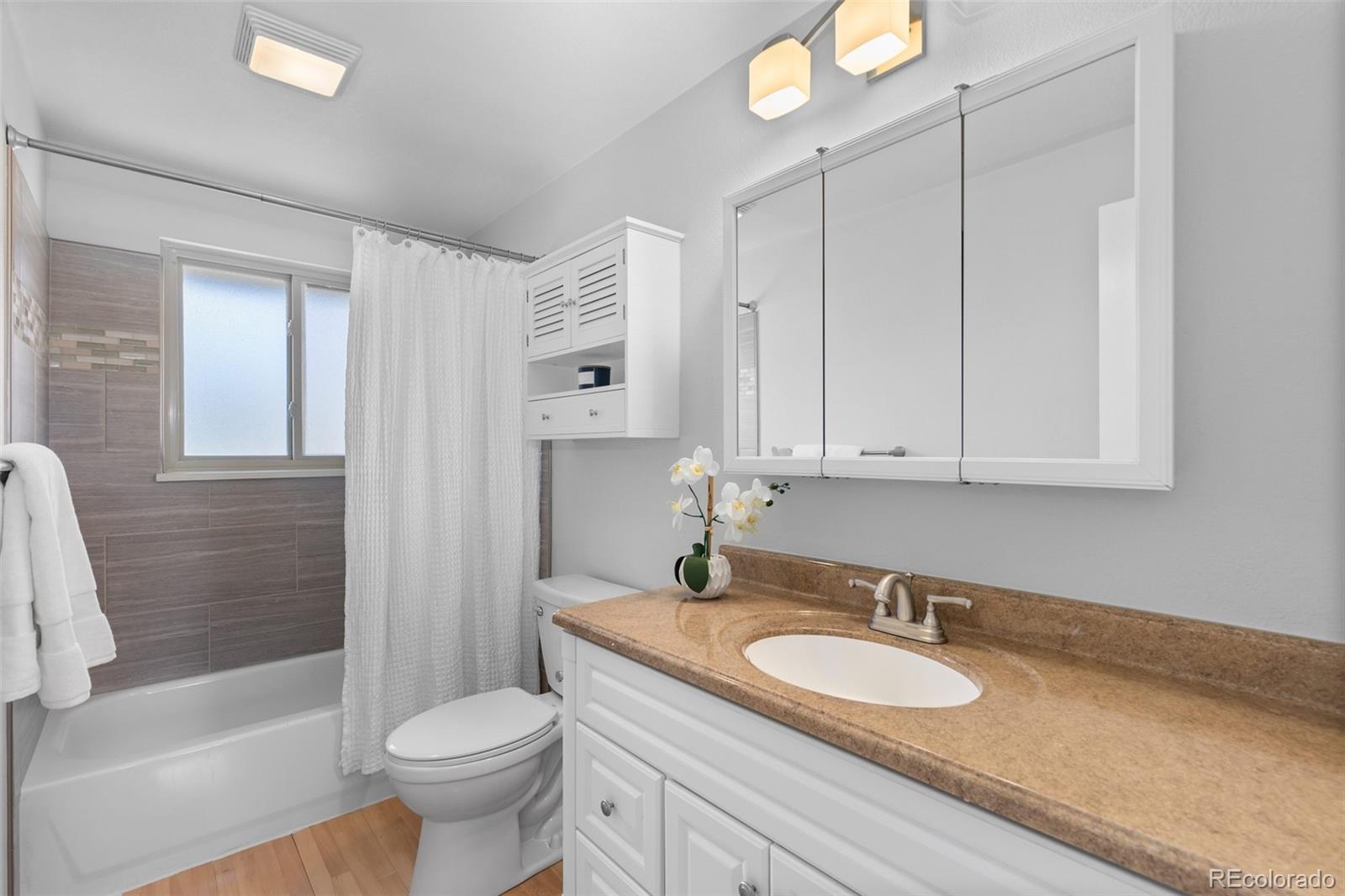 MLS Image #26 for 3971 s syracuse way,denver, Colorado