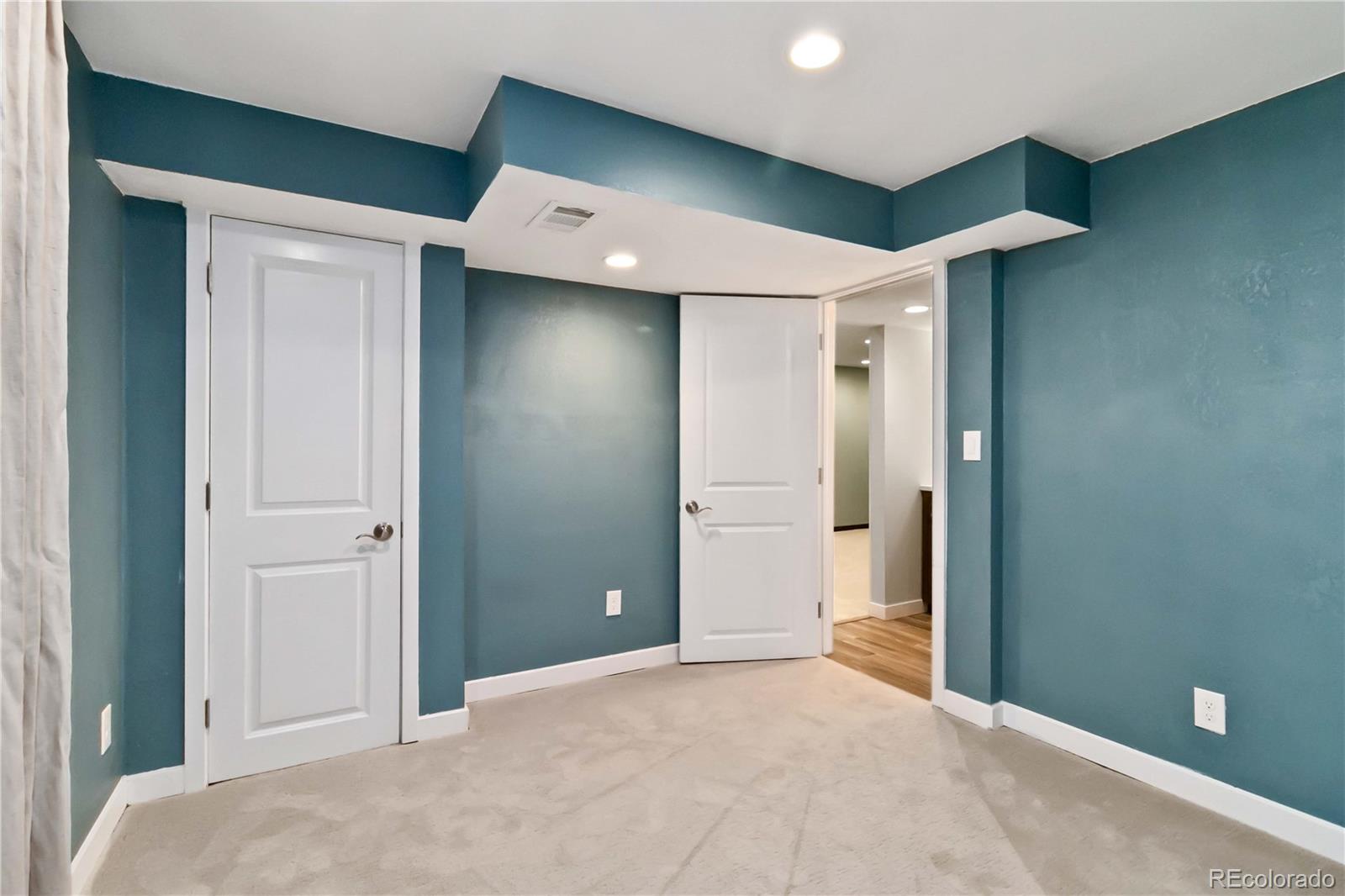 MLS Image #35 for 3971 s syracuse way,denver, Colorado