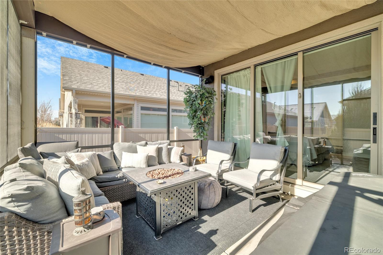 MLS Image #11 for 20384 e 53rd drive,denver, Colorado