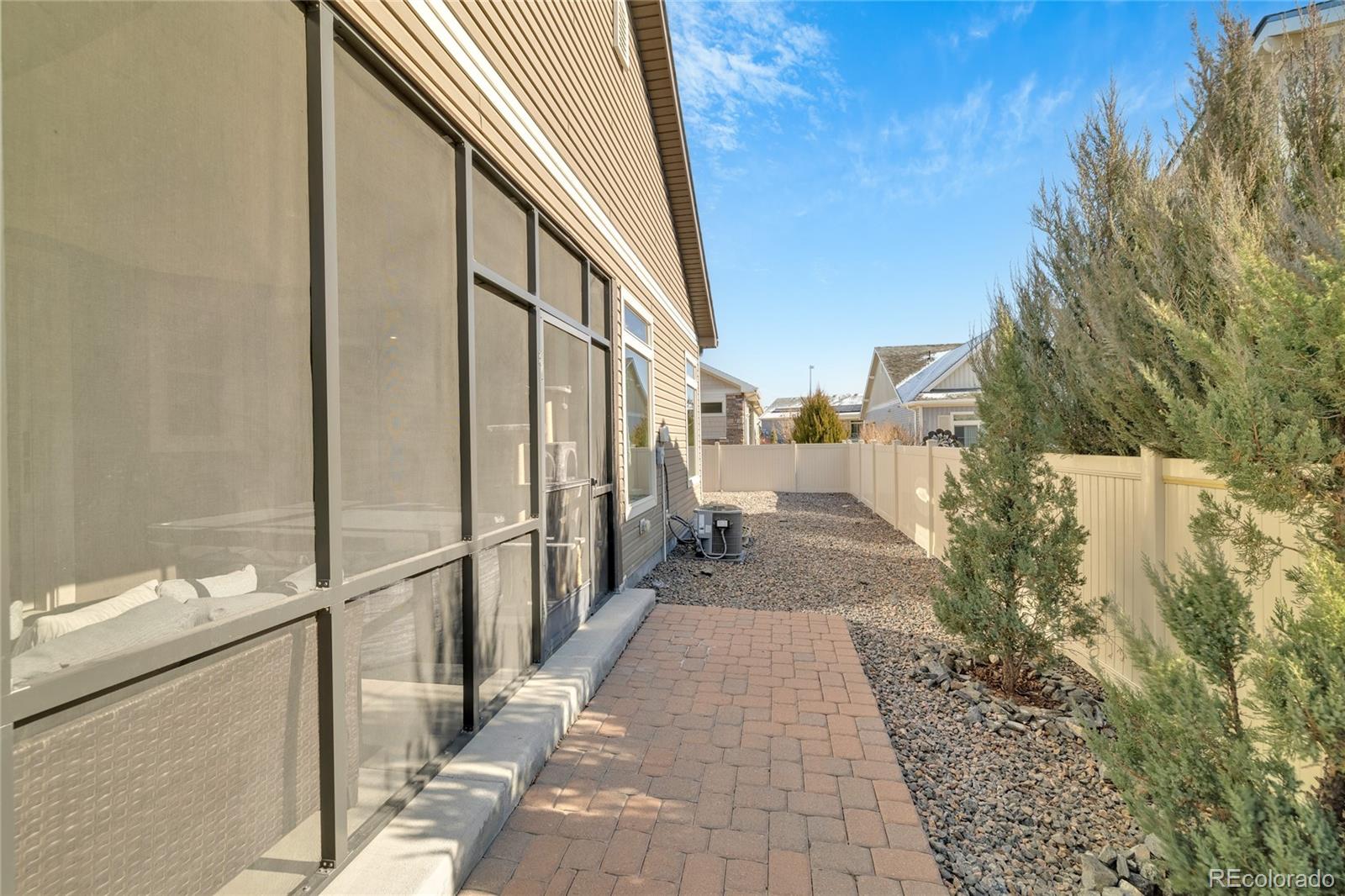 MLS Image #3 for 20384 e 53rd drive,denver, Colorado