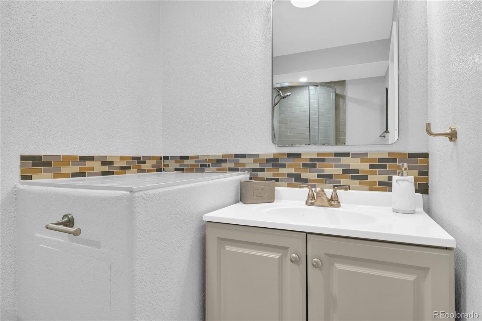MLS Image #33 for 20384 e 53rd drive,denver, Colorado