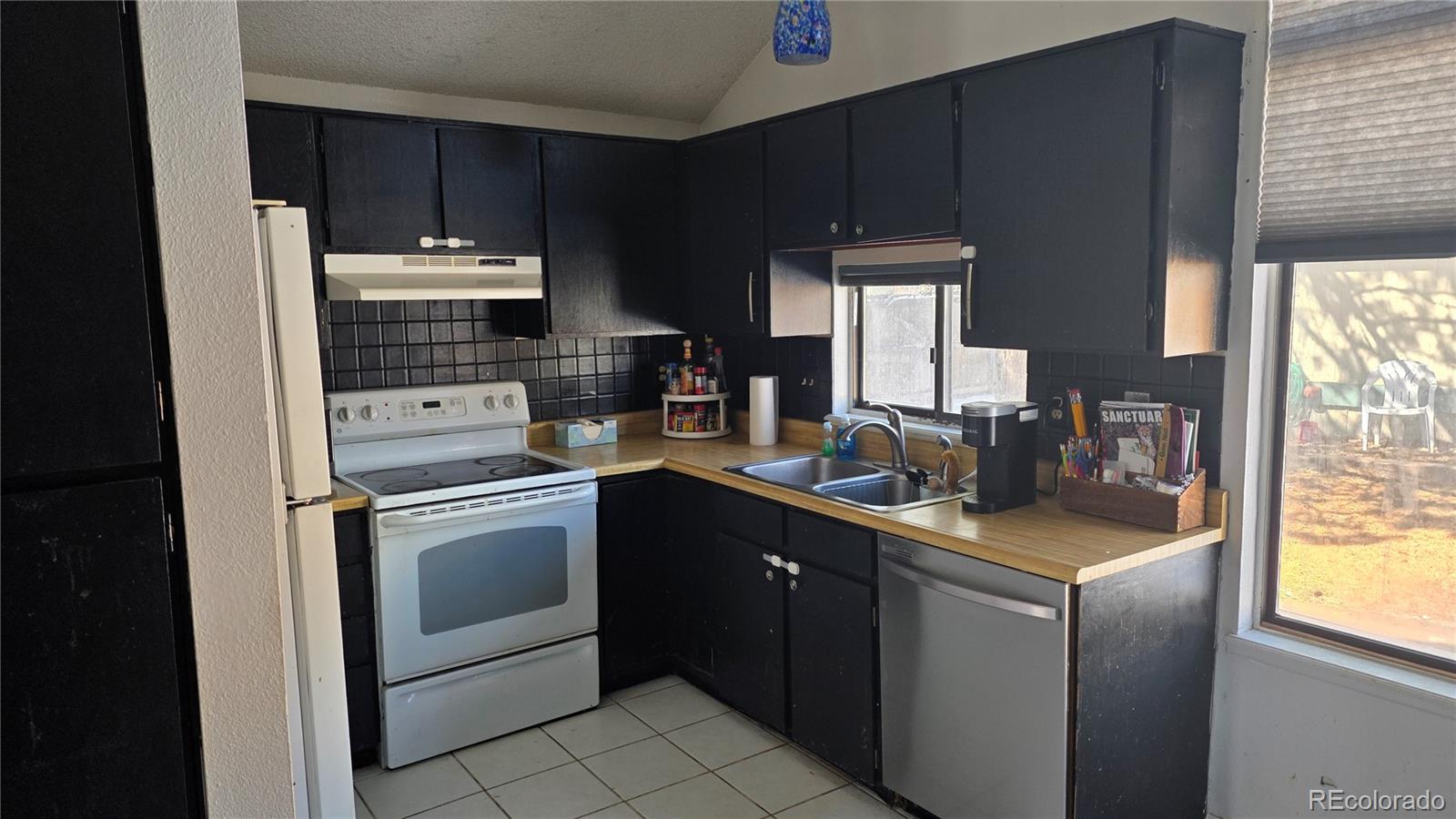 MLS Image #8 for 3771 s danube circle,aurora, Colorado