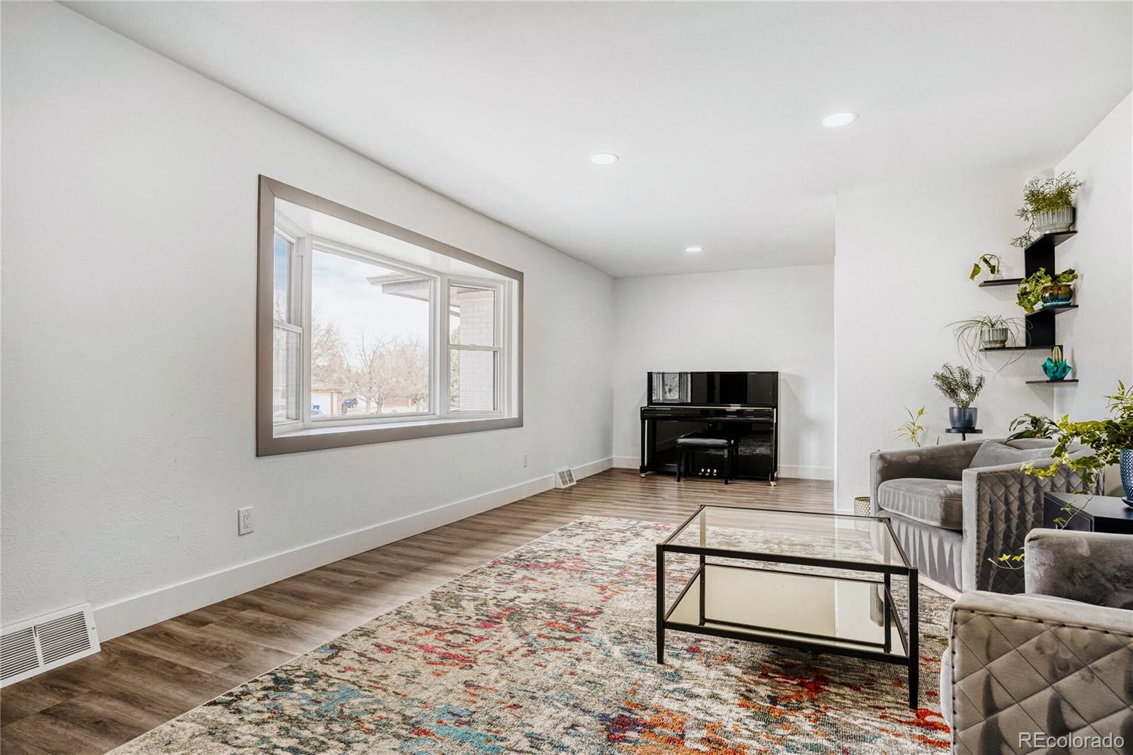 MLS Image #11 for 11550 e 2nd avenue,aurora, Colorado
