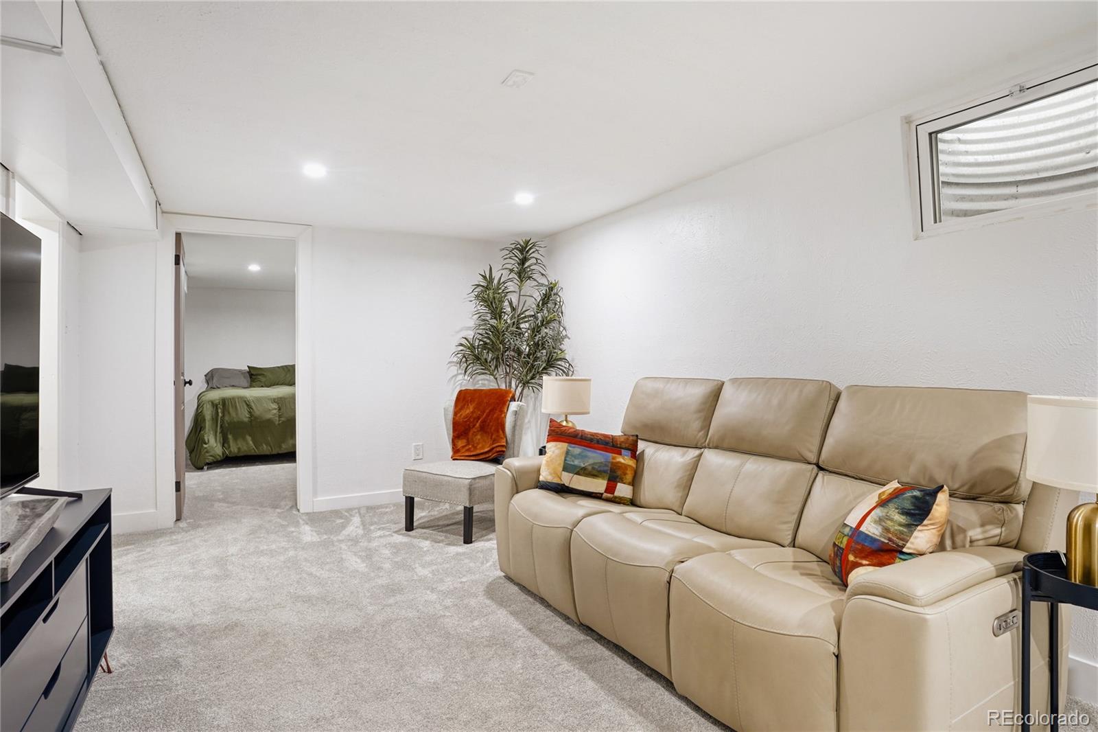 MLS Image #15 for 11550 e 2nd avenue,aurora, Colorado