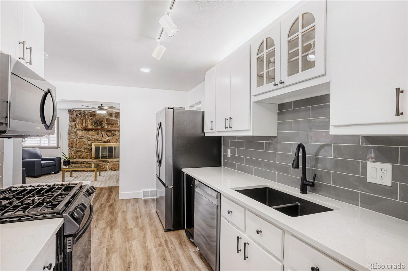 MLS Image #7 for 11550 e 2nd avenue,aurora, Colorado