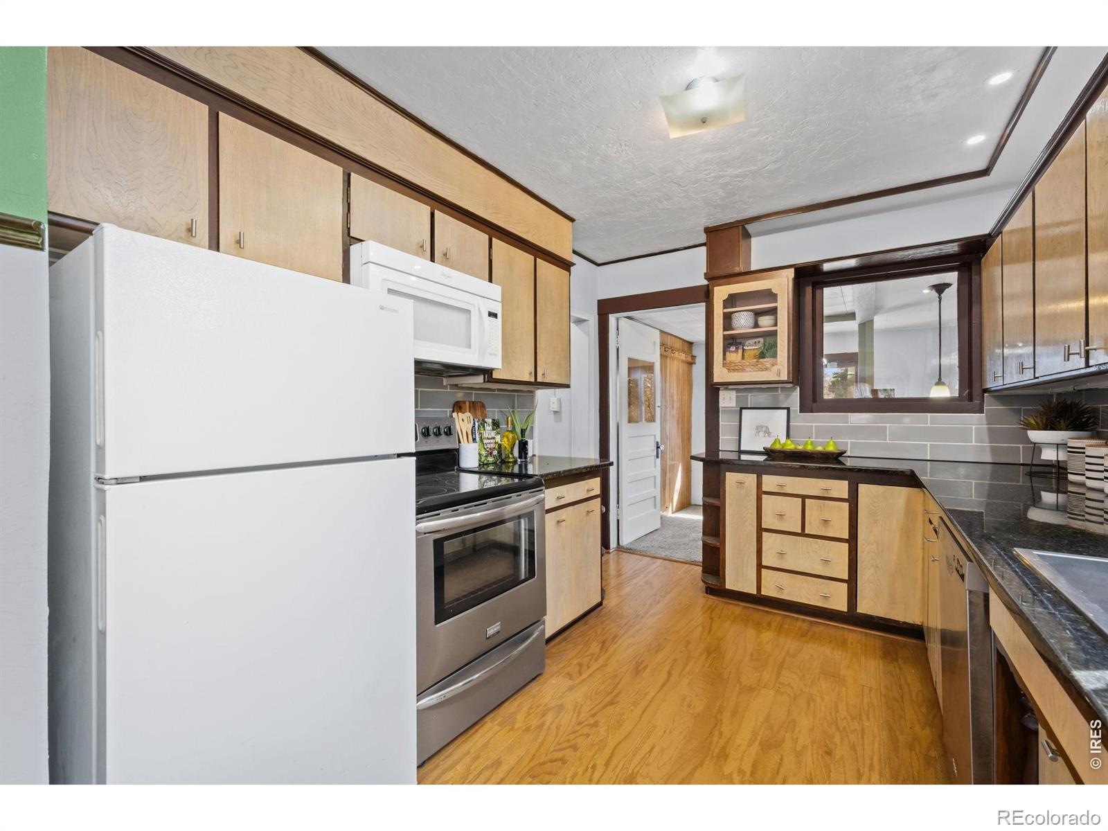 MLS Image #12 for 832  gay street,longmont, Colorado