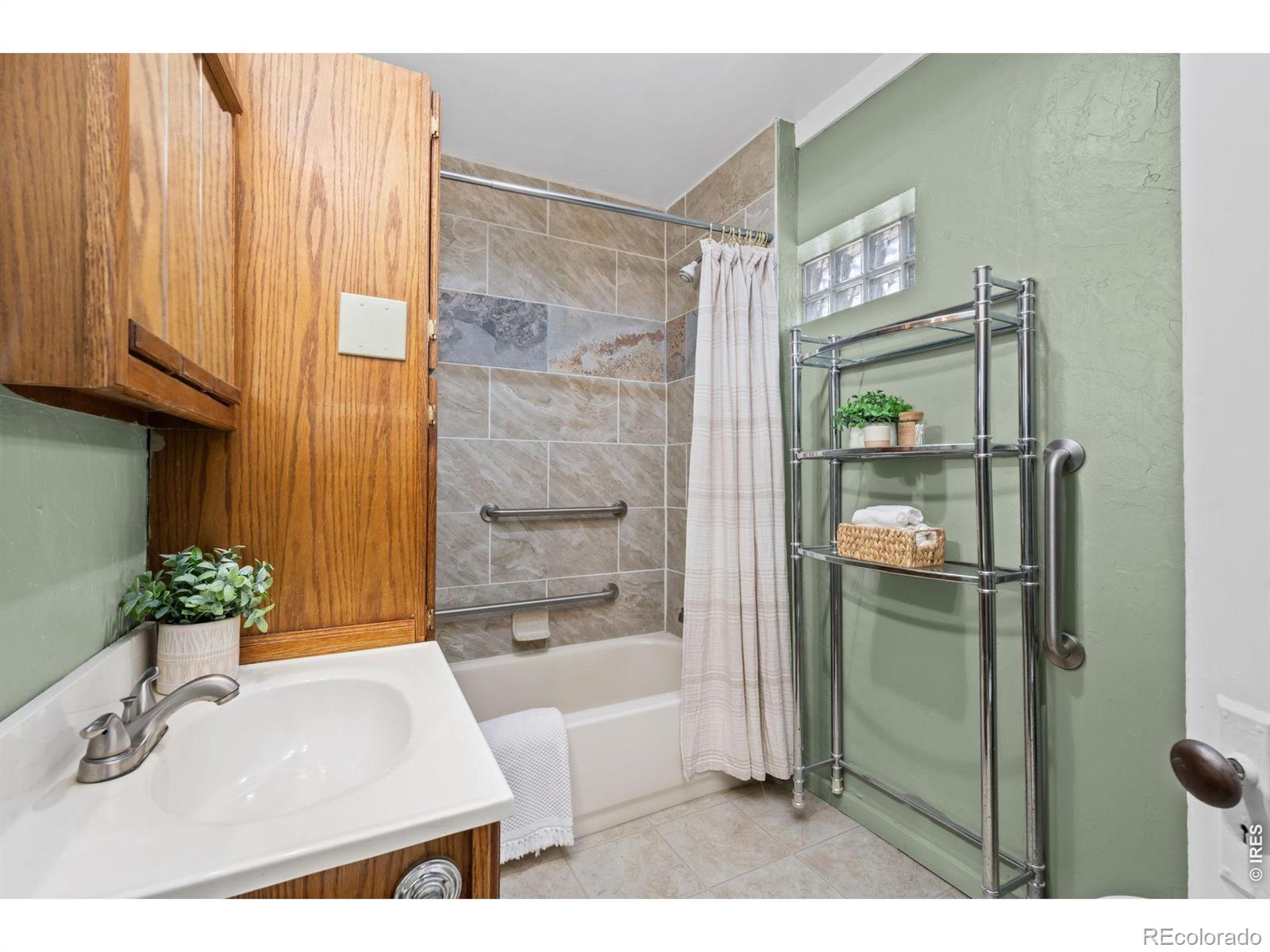 MLS Image #18 for 832  gay street,longmont, Colorado