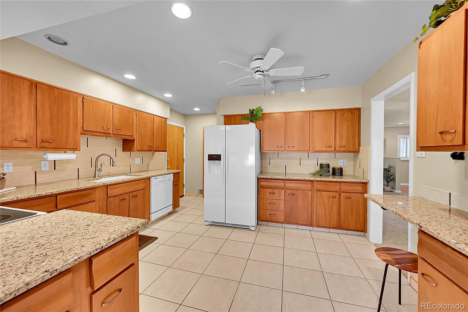 MLS Image #11 for 8201 e lehigh drive,denver, Colorado