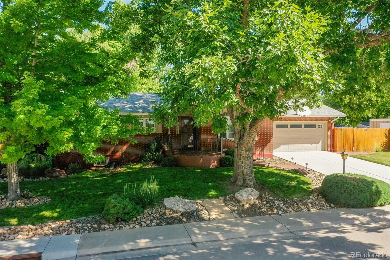 MLS Image #4 for 8201 e lehigh drive,denver, Colorado