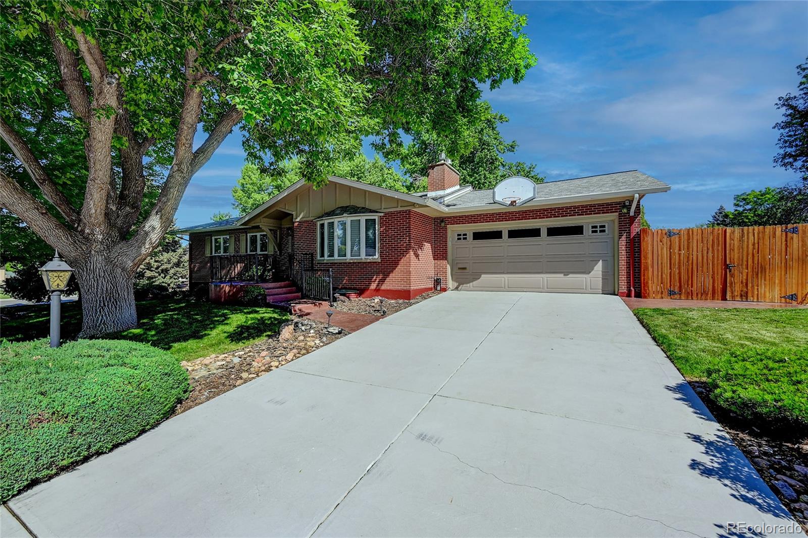MLS Image #5 for 8201 e lehigh drive,denver, Colorado
