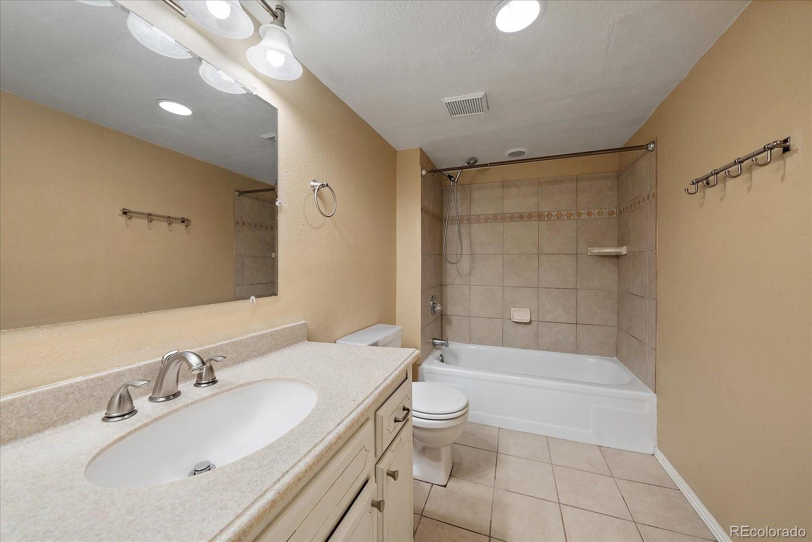 MLS Image #16 for 3569 s nucla street,aurora, Colorado