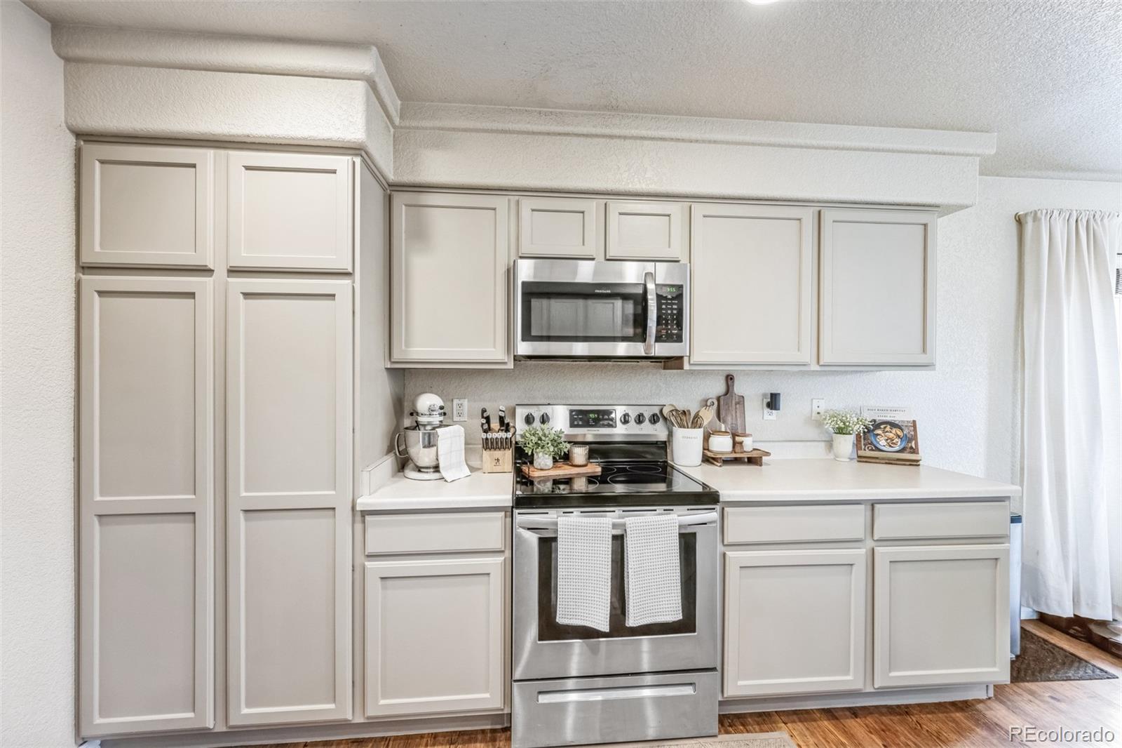 MLS Image #4 for 20000  mitchell place,denver, Colorado