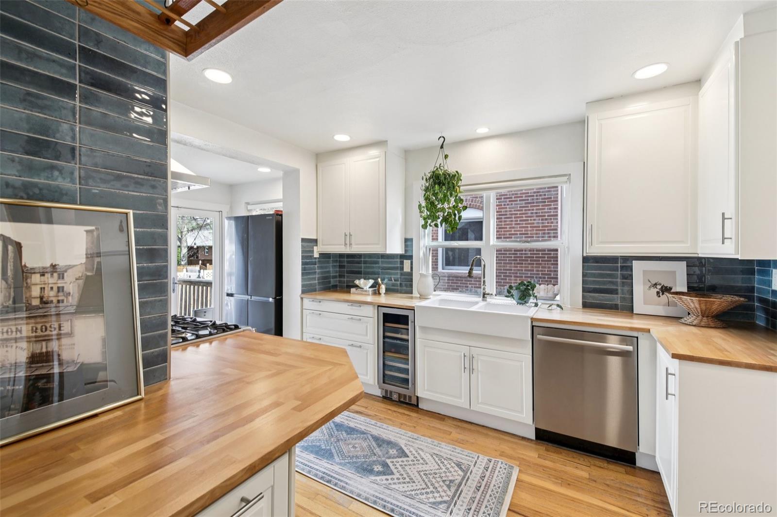 MLS Image #13 for 1120  madison street,denver, Colorado