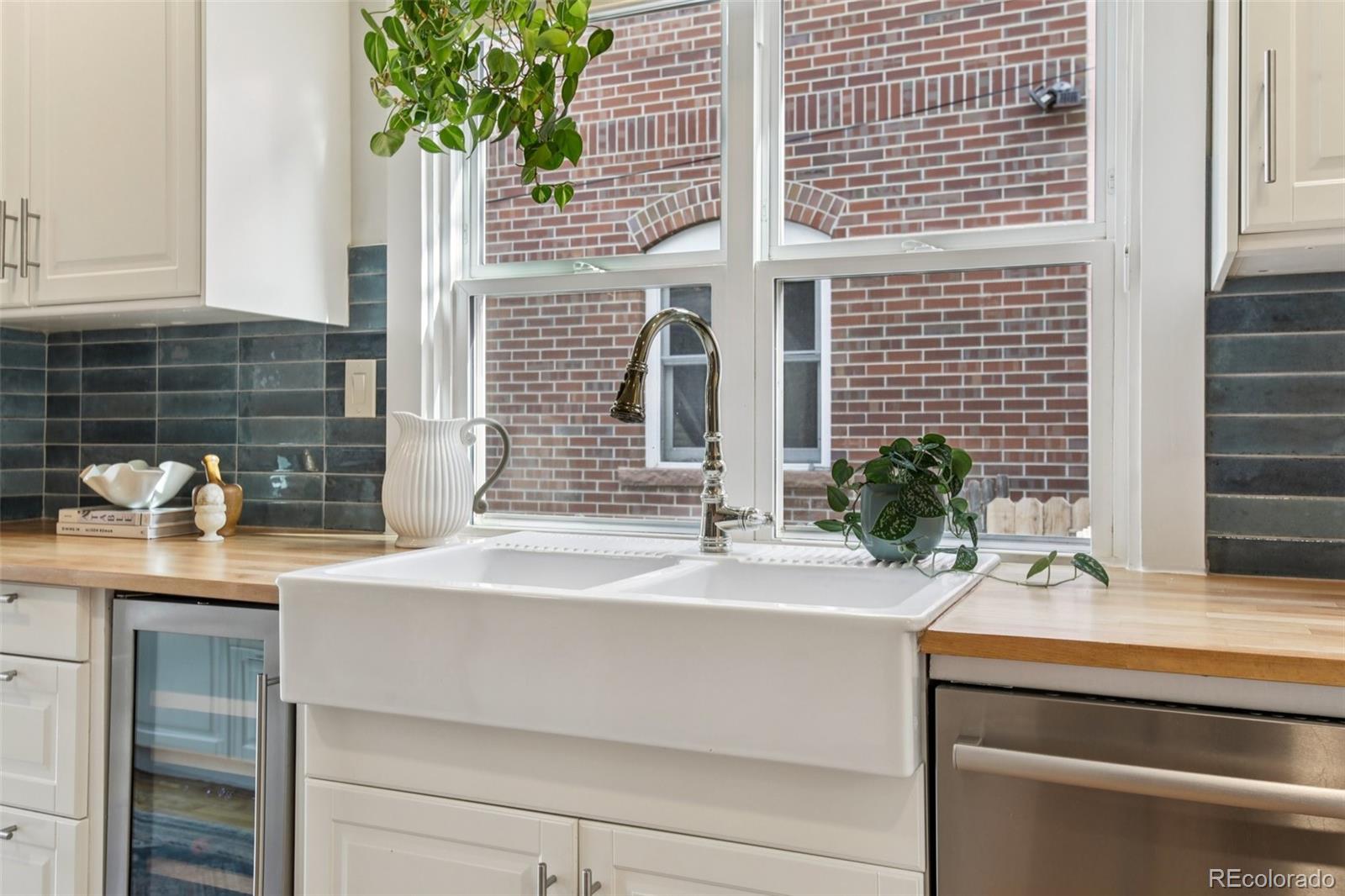 MLS Image #14 for 1120  madison street,denver, Colorado