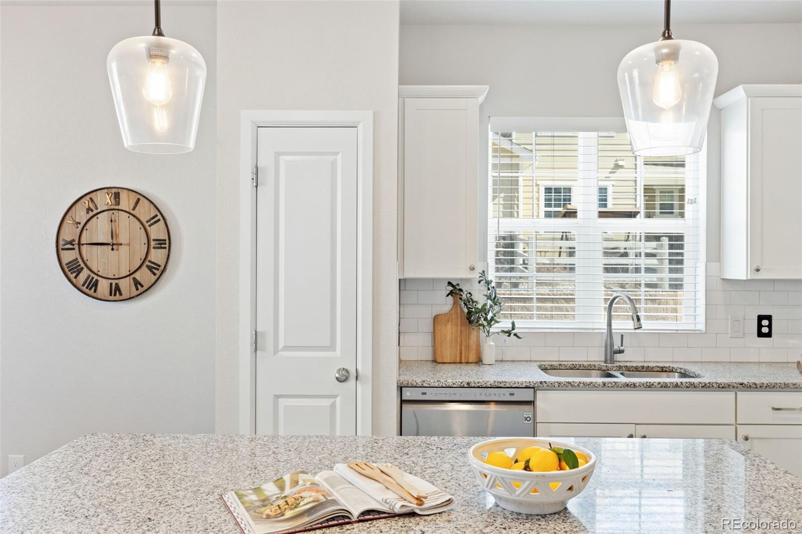 MLS Image #15 for 16393  hay barn heights ,monument, Colorado