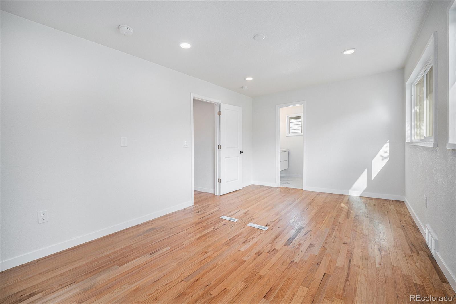 MLS Image #9 for 49 s utica street,denver, Colorado