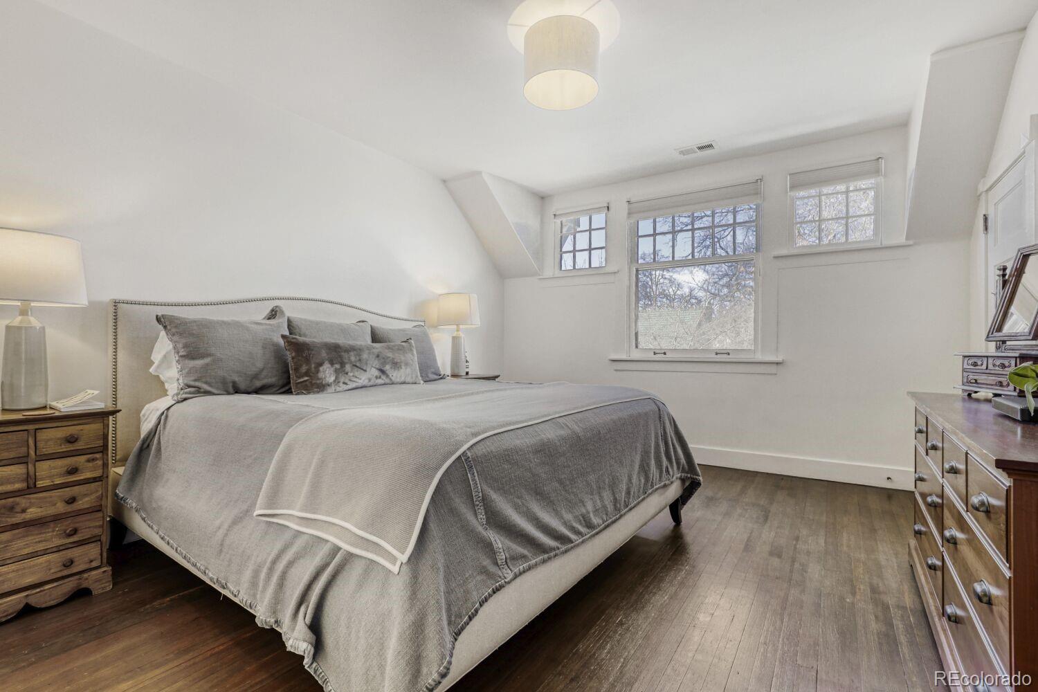 MLS Image #15 for 2260  bellaire street,denver, Colorado