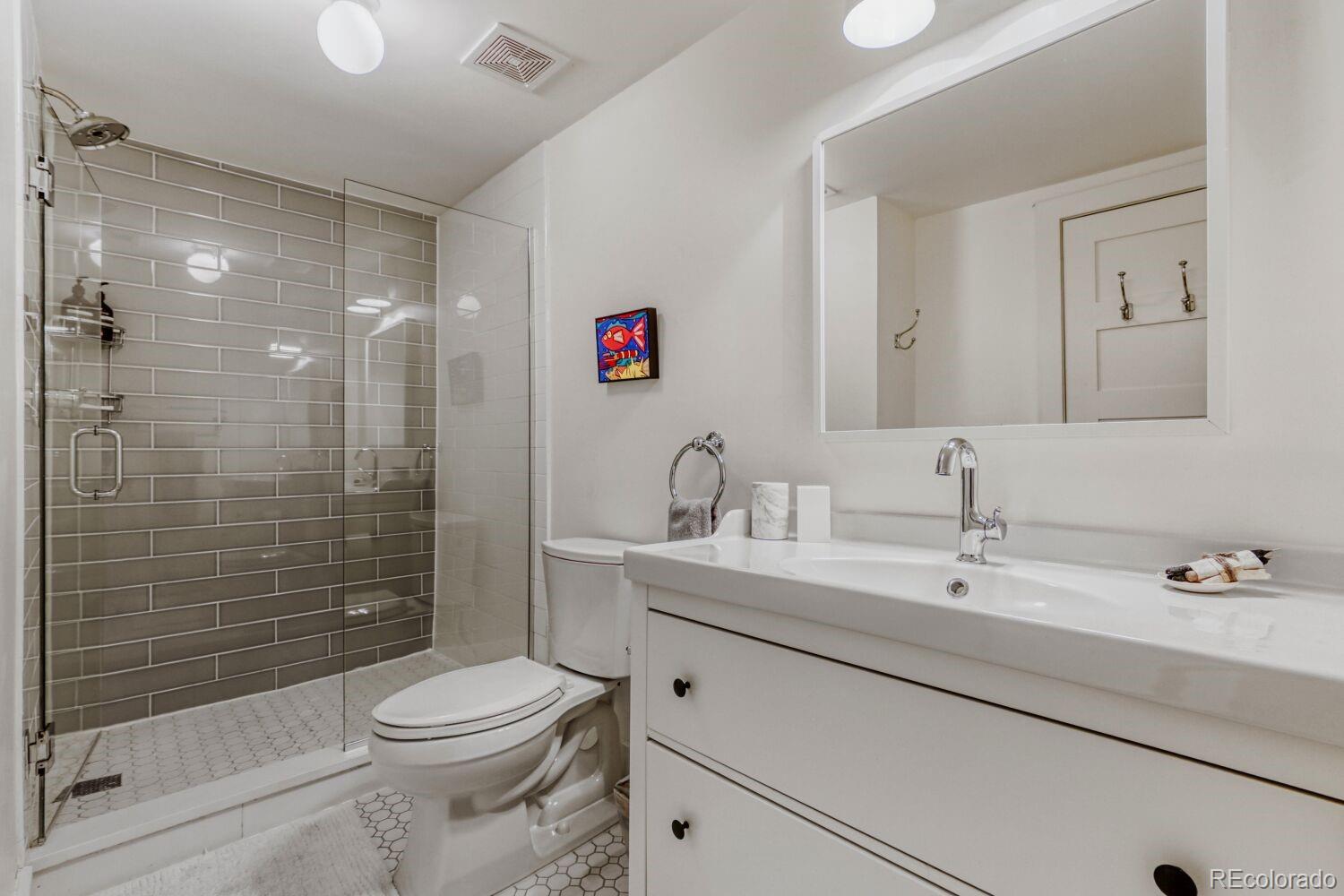 MLS Image #23 for 2260  bellaire street,denver, Colorado