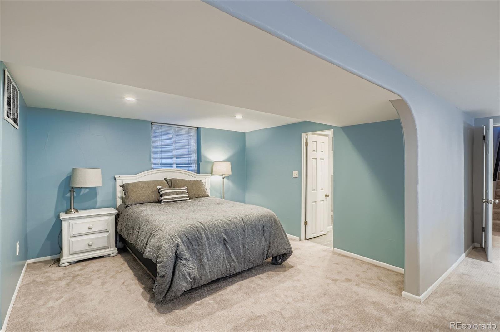 MLS Image #19 for 648 s gaylord street,denver, Colorado