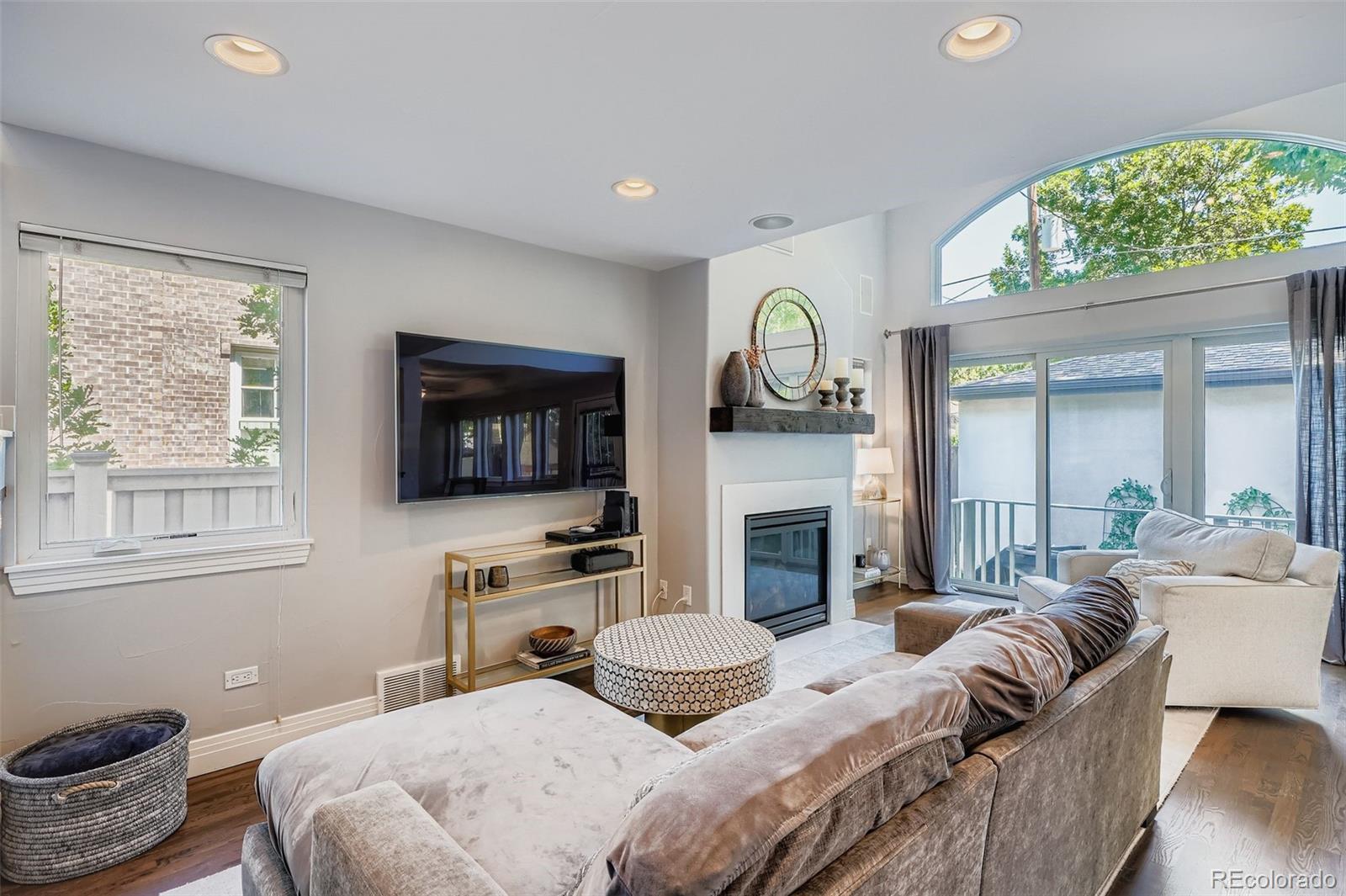 MLS Image #9 for 648 s gaylord street,denver, Colorado