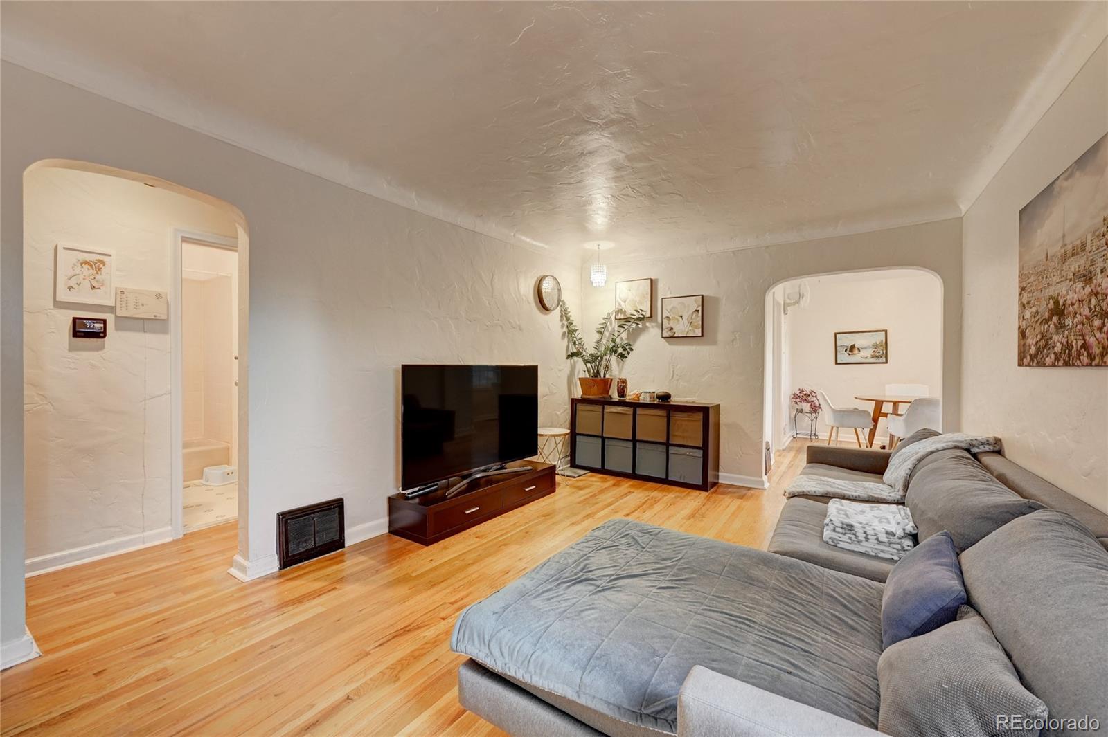 MLS Image #3 for 1168 s madison street,denver, Colorado