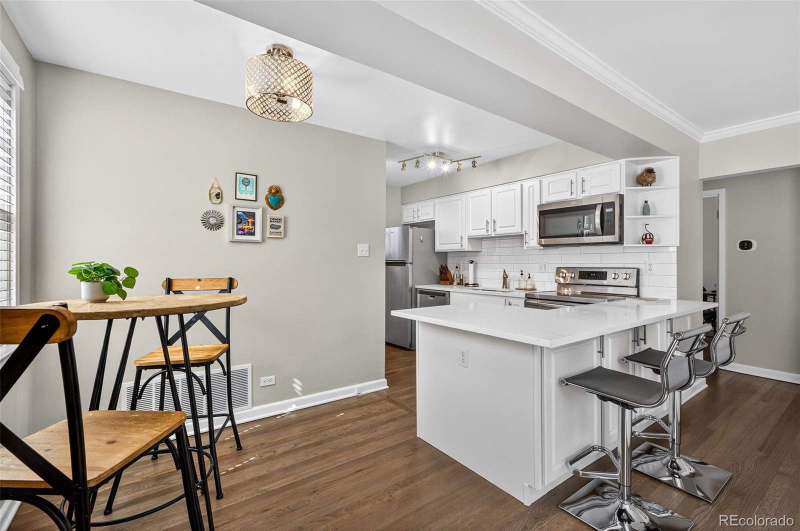 MLS Image #10 for 1267  locust street,denver, Colorado