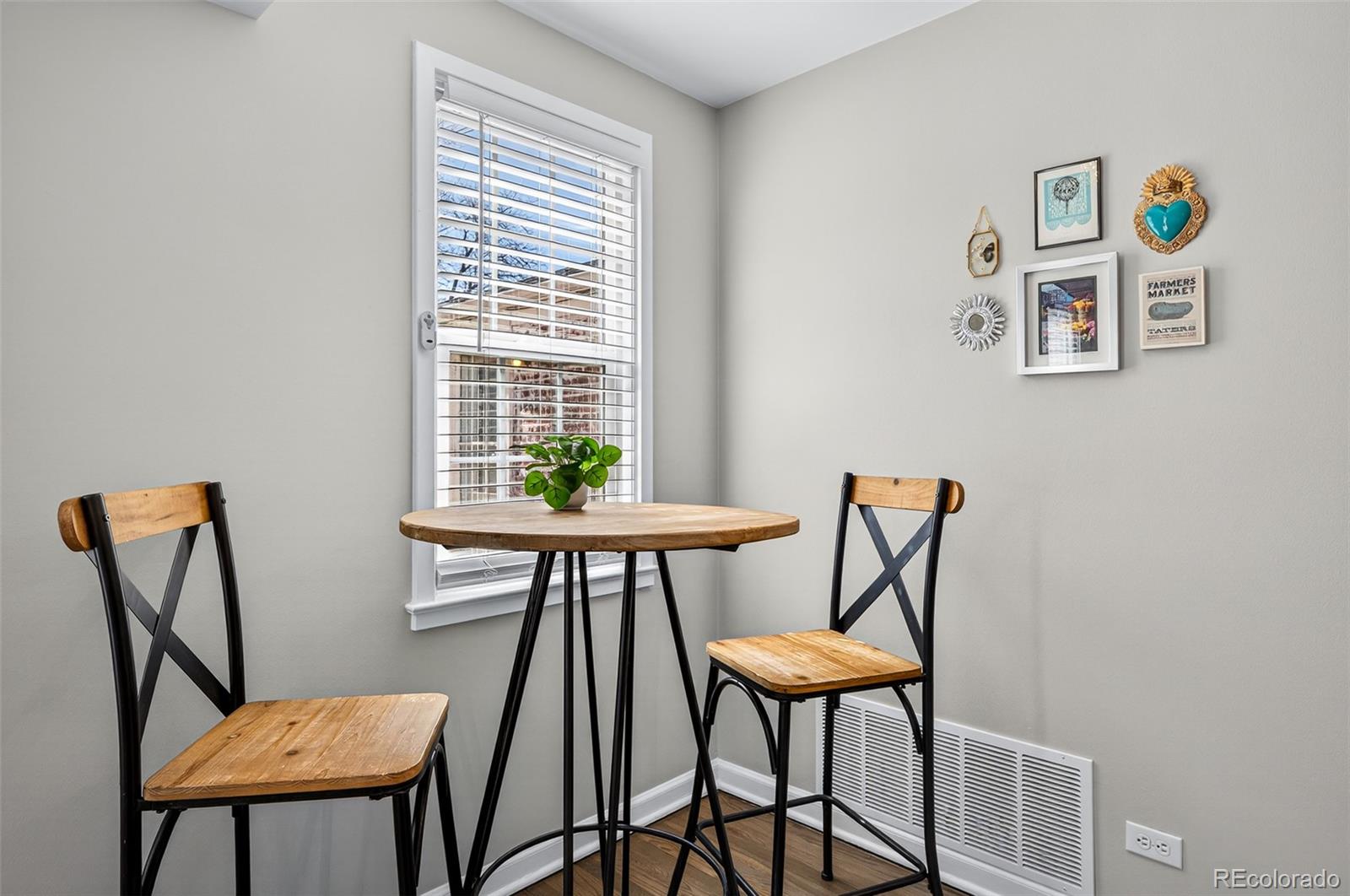 MLS Image #14 for 1267  locust street,denver, Colorado
