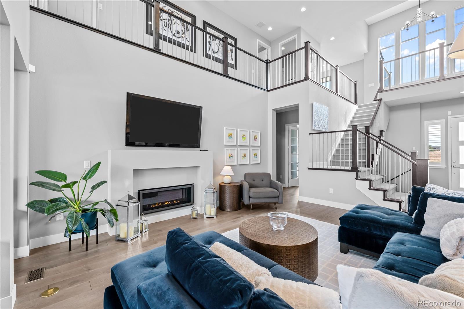 MLS Image #5 for 8659 e 54th avenue,denver, Colorado