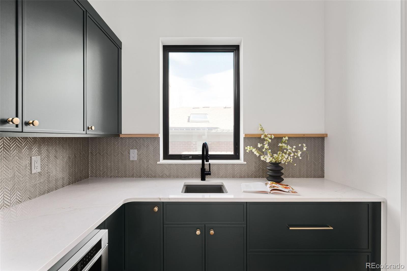 MLS Image #15 for 3310 s clermont street,denver, Colorado