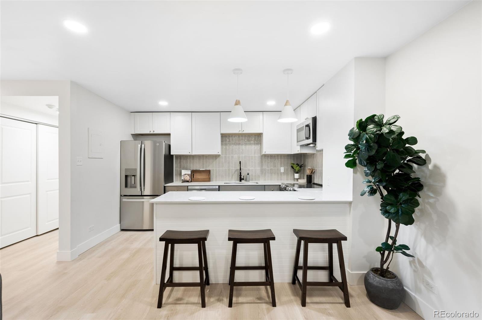 MLS Image #11 for 830 n sherman street 306,denver, Colorado