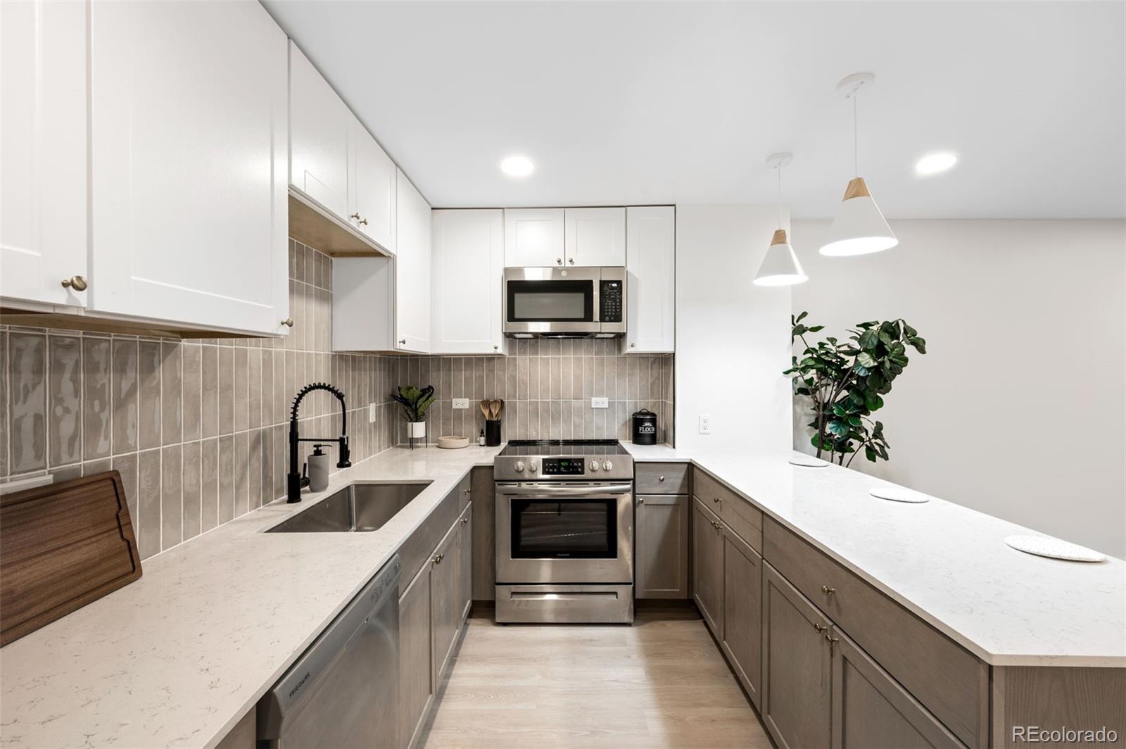MLS Image #3 for 830 n sherman street 306,denver, Colorado